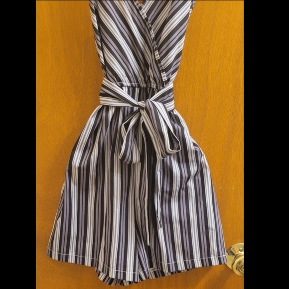 ♥︎Romper♥︎ - Picture 7 of 12